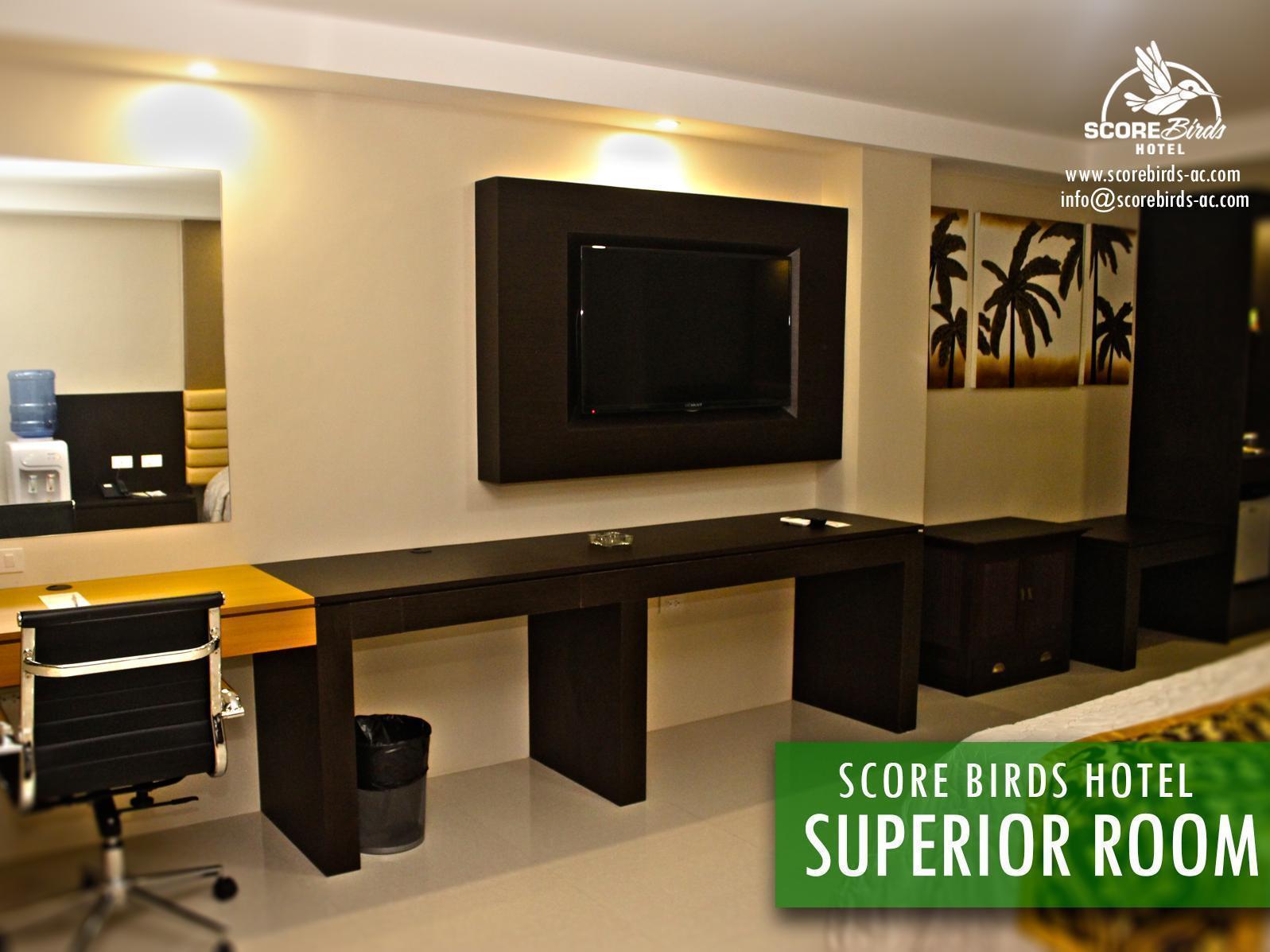 Score Birds Hotel Angeles Exterior photo